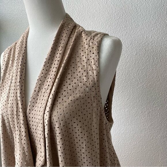 Lysse Open Front Vest Faux Suede Tan Perforated Tunic SZ S - Picture 3 of 11